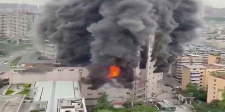 Fire-kills-16-people-at-shopping-mall-china