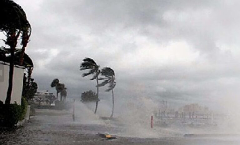 Low-pressure-area-from-Kerala-coast-to-south-Gujarat-coast-rain-alert